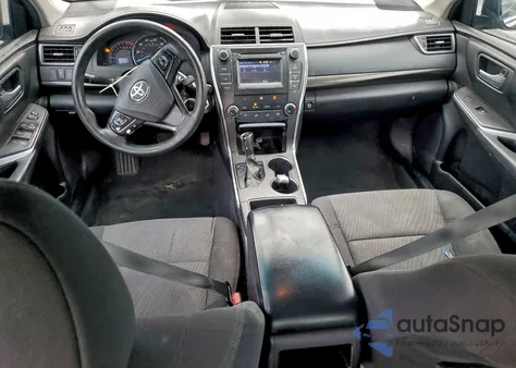 2015 Toyota Camry Le z USA, uszkodzony, nr VIN 4T1BF1FK3FU484300